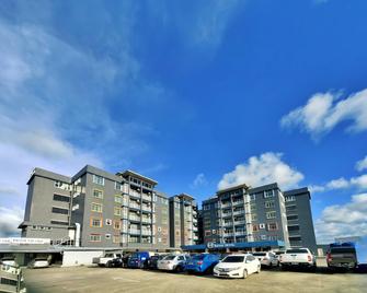 Emart Hotel (Riam) - Miri - Edificio