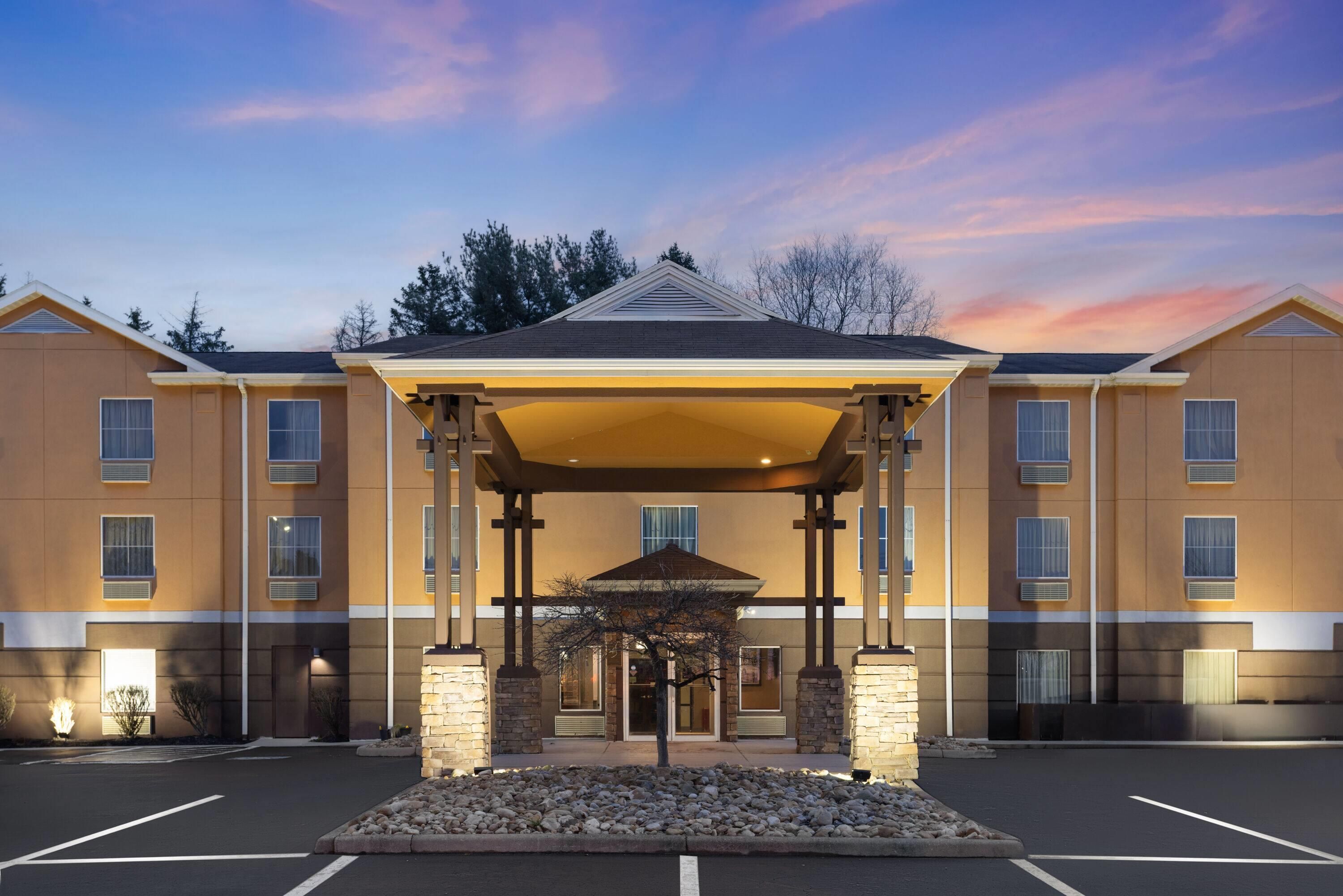 Super 8 by Wyndham Mars/Cranberry/Pittsburgh Area - Mars - Gebouw