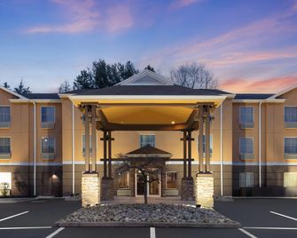 Super 8 by Wyndham Mars/Cranberry/Pittsburgh Area - Mars - Gebäude