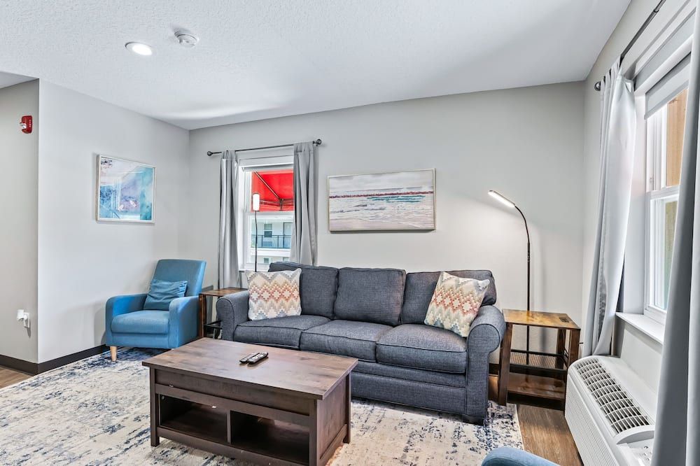 Baymont by Wyndham Ocala Suites