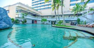Topland Hotel & Convention Centre - Phít-sa-nu-lốc - Bể bơi