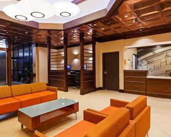 Best Western Plus Waltham Boston - Waltham - Lobby