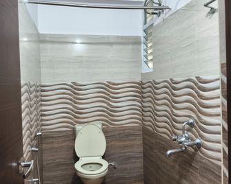 Hitech Shilparamam Guest House - Hyderabad - Bedroom