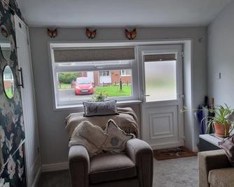Studio Near Beach Garden Parking Petsok - Sunderland - Living room