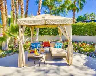 The Villas at Emerald Desert RV Resort - Palm Desert - Patio