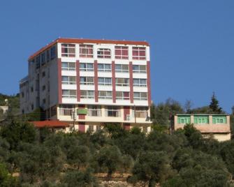 Ajloun Hotel - Ajloun - Building