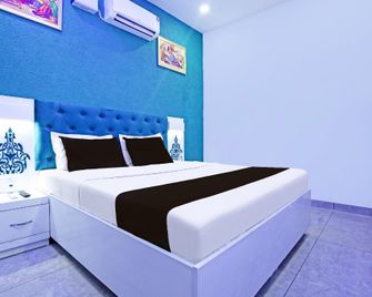 Hotel O Grand Polo - Patiala - Ložnice