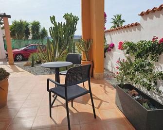 Sunny Villa Oasis in La Alfoquia - Zurgena - Patio