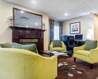 Hampton Inn Richmond - Richmond - Wohnzimmer