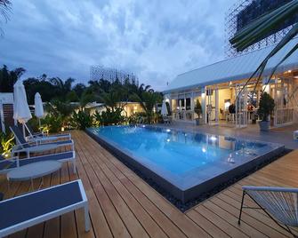 Meet Boutique Resort - Phunphin - Pool