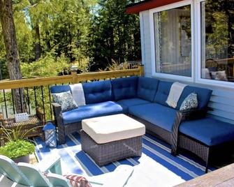 Charming Lakefront Bala Cottage - Bala - Balcony
