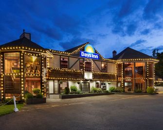 Days Inn Victoria Uptown - Victoria - Edificio