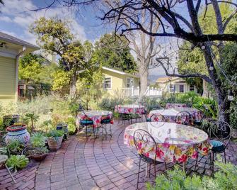 Secret Garden Inn And Cottages - Santa Barbara - Patio