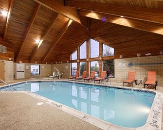 Best Western Plus Newark/Christiana Inn - Bear - Piscina