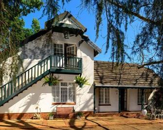 Biggy Best Cottages - Howick - Building