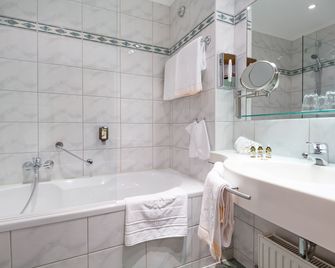 Hotel Kaiserhof Wien - Viena - Baño