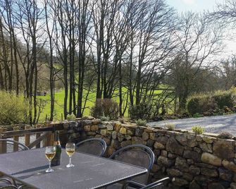 3 bedroom accommodation in Scalegill, near Kirkby Malham - Malham - Patio