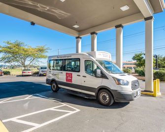 Red Lion Hotel Portland Airport - פורטלנד - שירותי מקום האירוח