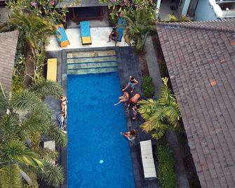 Gili Palms Resort - מטראם - בריכה