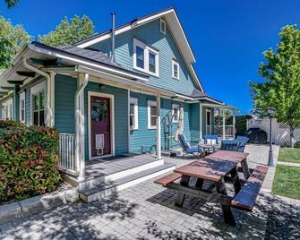 Walk to Dtwn Historic Prescott Home with Yard! - Prescott - Patio
