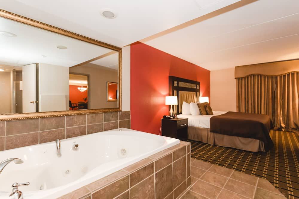 Ramada by Wyndham Plymouth Hotel & Conference Center - Plymouth