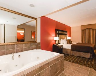 Ramada by Wyndham Plymouth Hotel & Conference Center - Plymouth
