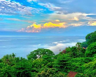 Titi Sedana Homestay - Abang - Vista del exterior