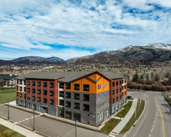 Holiday Inn Express & Suites Steamboat Springs By IHG - Steamboat Springs - Budova