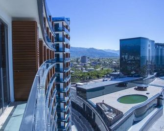 Euphoria Batumi Convention & Casino Hotel - Batumi - Parveke