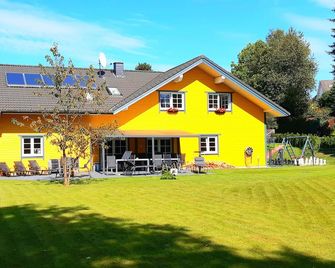 Ferienhaus Große Weite Welt mit 8 Schlafzimmern - Nümbrecht - Edificio