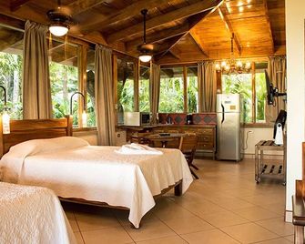 Jungle & Ocean View Studio Apartment w Resort Amenities - מנואל אנטוניו - חדר שינה