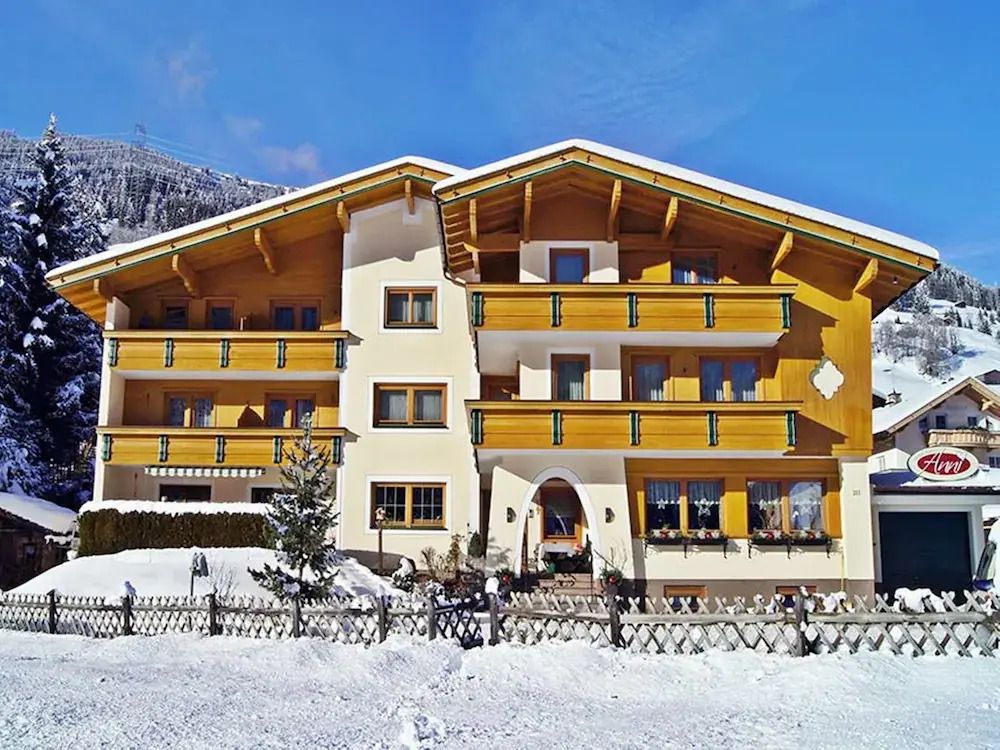 Hotel-Garni Anni - גרלוס - בניין