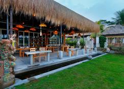 Private Pool, One Bedroom Villa Rice Field View near Ubud - Ubud - Patio