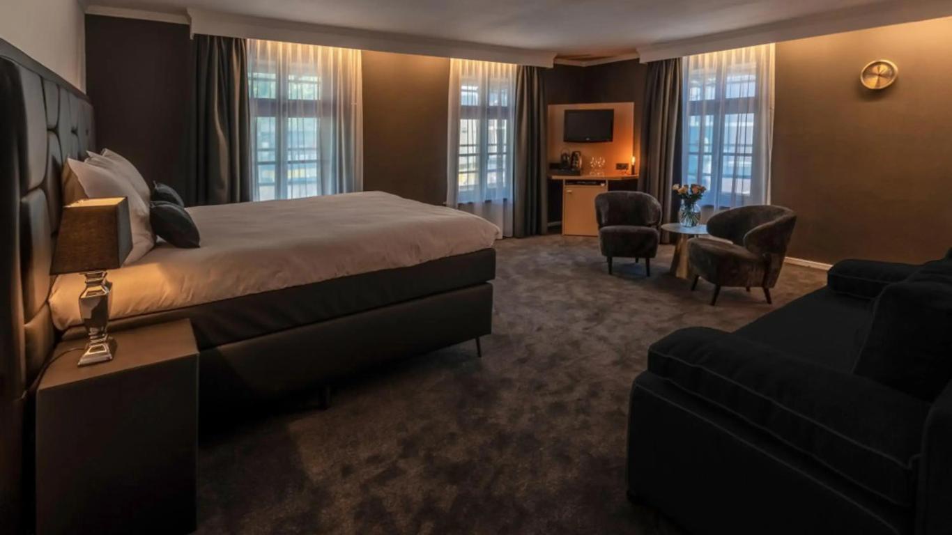 Square Boutique Hotel & Brasserie