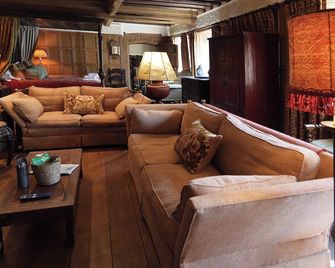 Chandlers, fabulous great hall in the heart of Castle combe - Chippenham - Hol