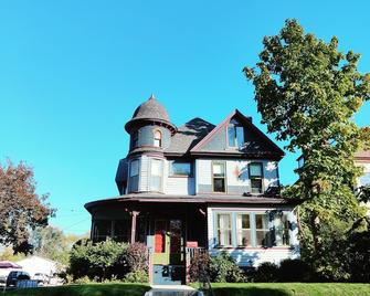 Historical Victorian in Swede Hollow - Saint Paul - Building