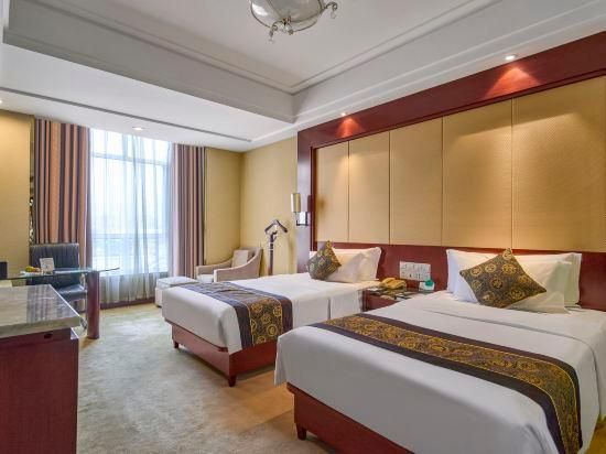 Hengdian World Studios · Grand Hotel (Near Qin Dynasty Palace & Riverside Scene Qingming Picture) thumbnail 2