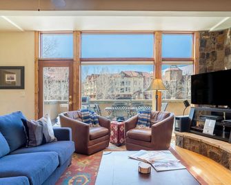 Le Chamonix I by Avantstay - Condo w Views in Great Location - Mountain Village - Living room