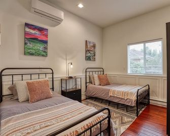 The Hideaway - Sheridan - Bedroom