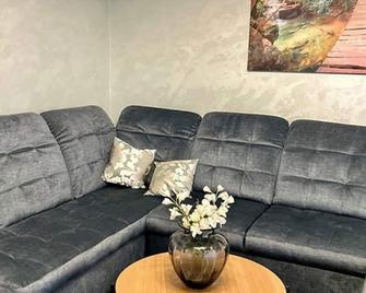 FeWo by HD mit Parkplatz, Wallbox, Wintergarten - Bad Salzuflen - Sala de estar