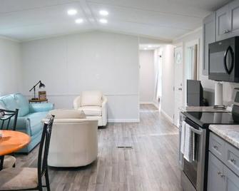 Home Away From Home - Newport - Sala de estar