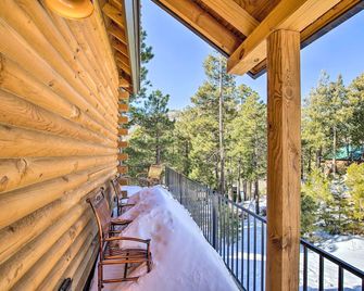 Luxury Mountain Cabin w/ Furnished Deck + Views! - Mount Lemmon - Balcony