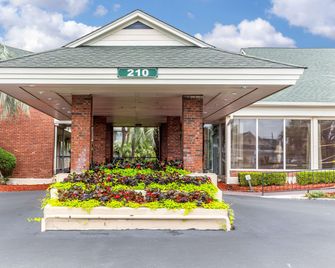 Quality Inn & Suites Georgetown - Georgetown - Edificio