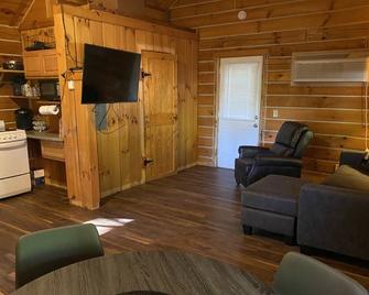 Perfect Cabin for Fisherman and Families - French Lick - Living room