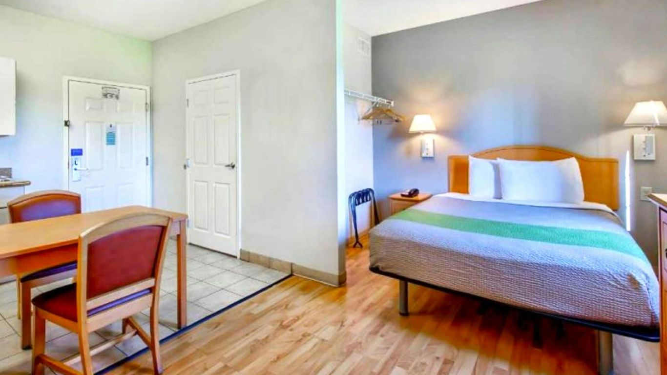 OYO Townhouse Sulphur, La Extended Stay