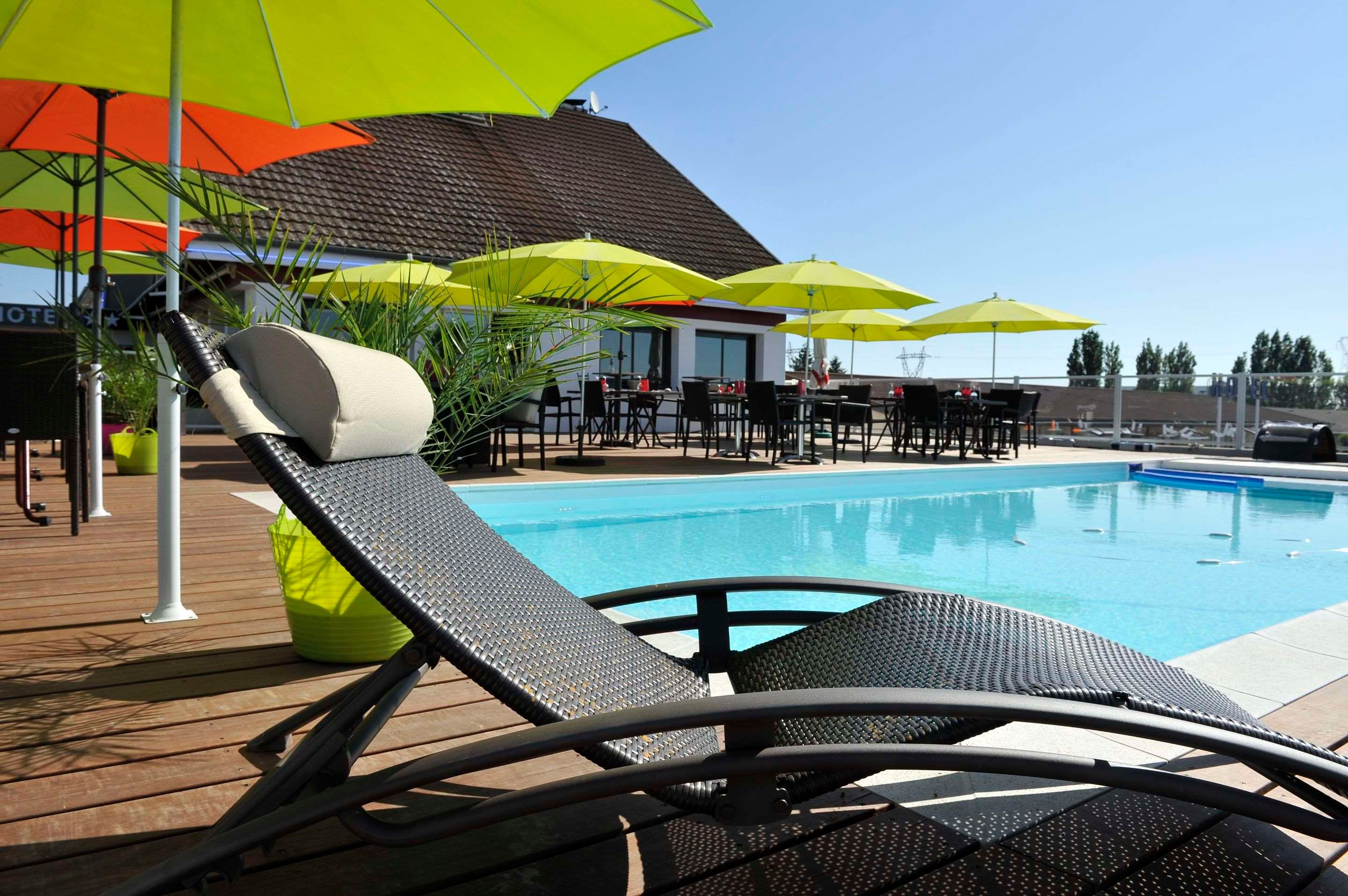 Brit Hotel Hermes - Dijon - Piscine