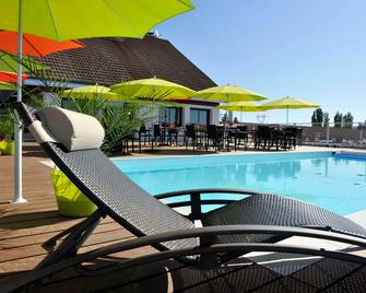 Brit Hotel Hermes - Dijon - Pool