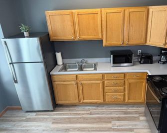 Relaxing 1BR Stay in the Heart of Carlinville - Carlinville - Cocina