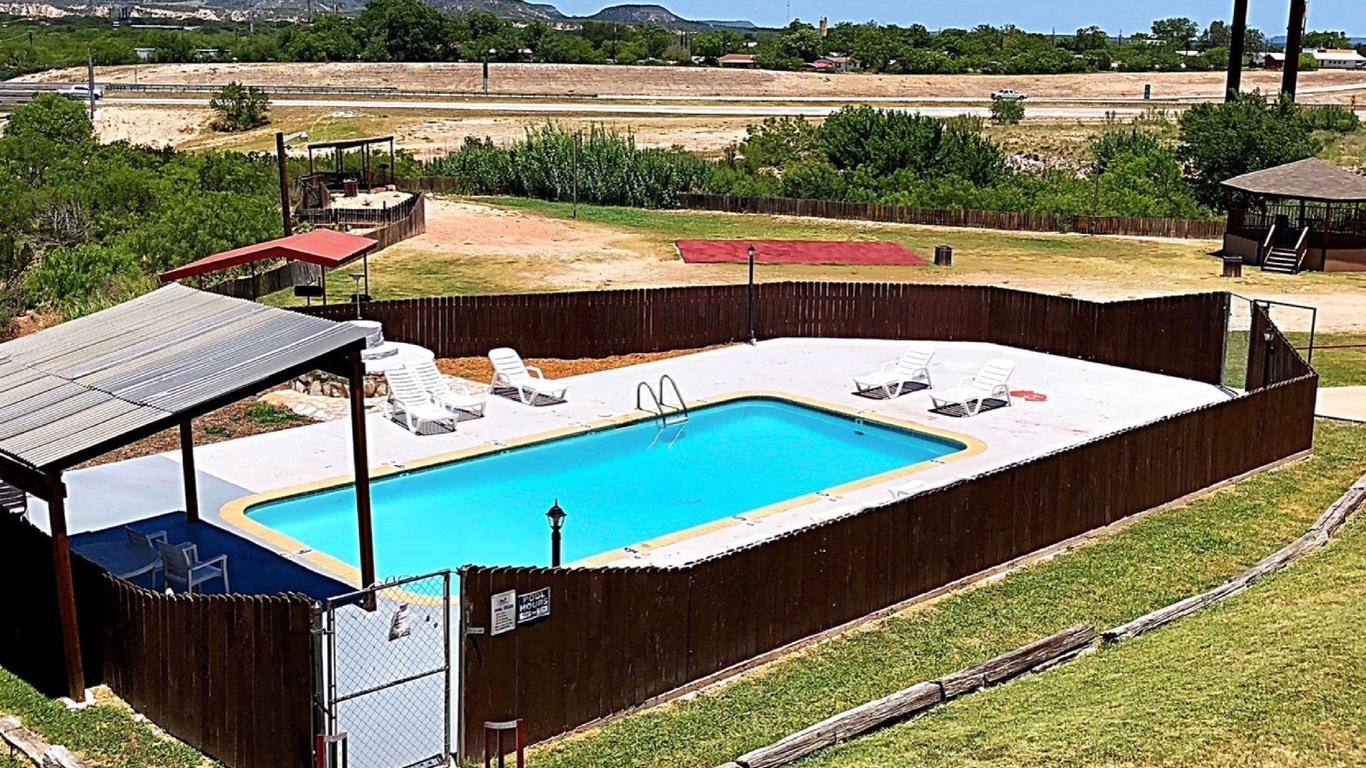 Econo Lodge Junction