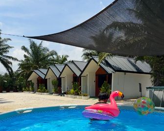 Swit60 Homestay - Sabak Bernam - Piscina